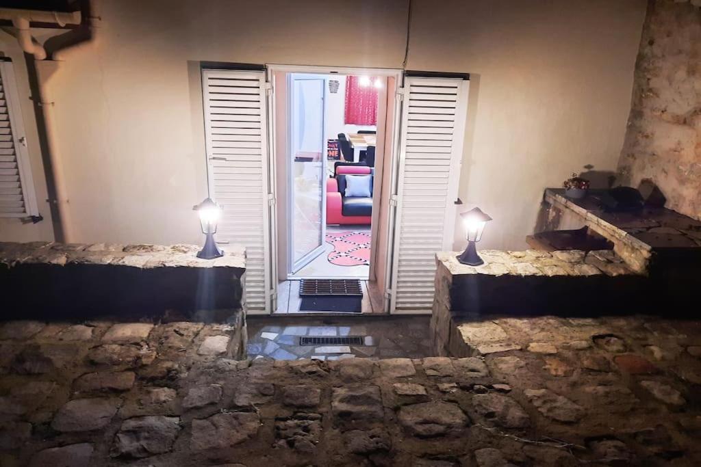 Villa Confortable Avec Jacuzzi A Chevannes Buitenkant foto